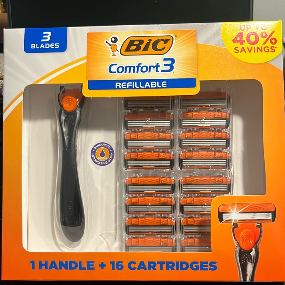 BIC Comfort 3 Refillable Men's Disposable Razors, 1 Gray Handle and 16